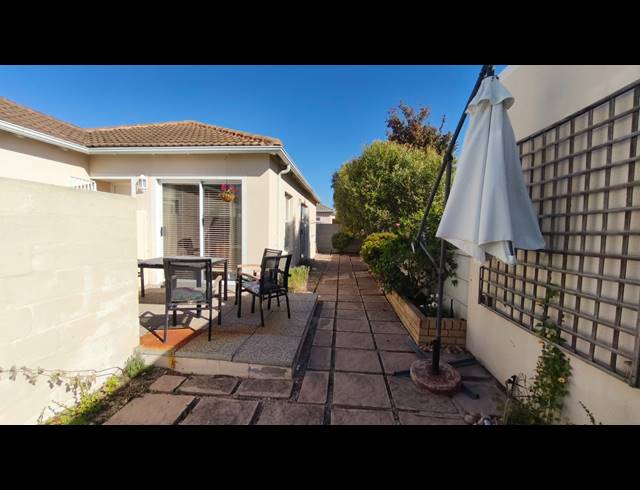 3 BEDROOM FREESTANDING FOR SALE IN SUNNINGDALE